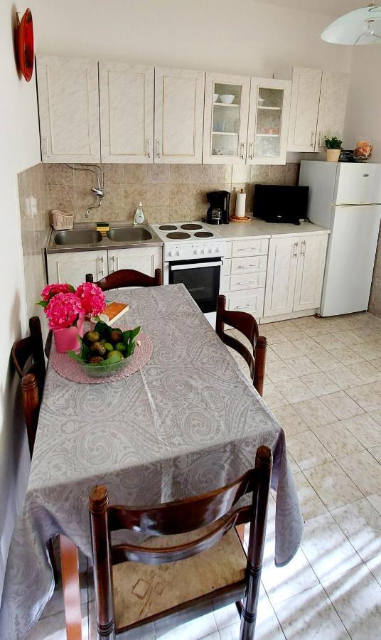 Apartment Luka Добринь Экстерьер фото